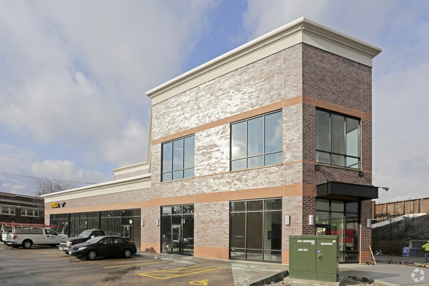 More Photos Of 4183 W Irving Park Rd, Chicago Storefront Retail Office For Sale