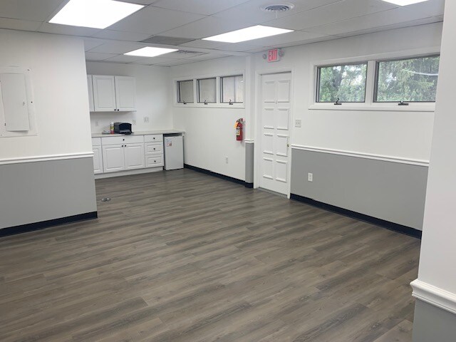 More Photos Of 1076 Parkway Ave, Ewing Medical For Lease