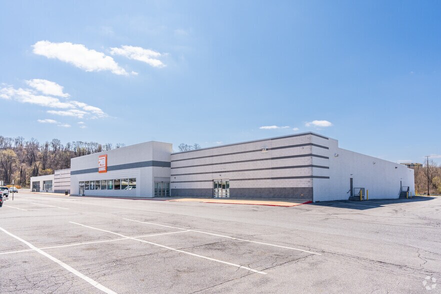 More Photos Of 460 Mall Rd, Harrisburg Freestanding For Sale