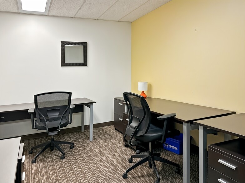 More Photos Of 2 County Court Blvd, Brampton Coworking Space