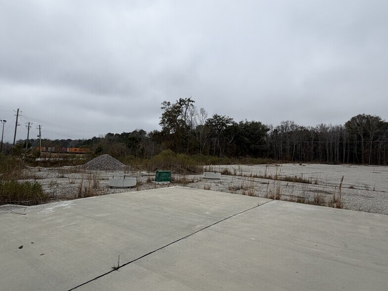 More Photos Of 100 Distribution Dr, Savannah Land For Sale