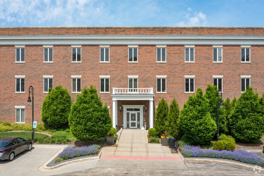 More Photos Of 11 Salt Creek Ln, Hinsdale Medical For Lease
