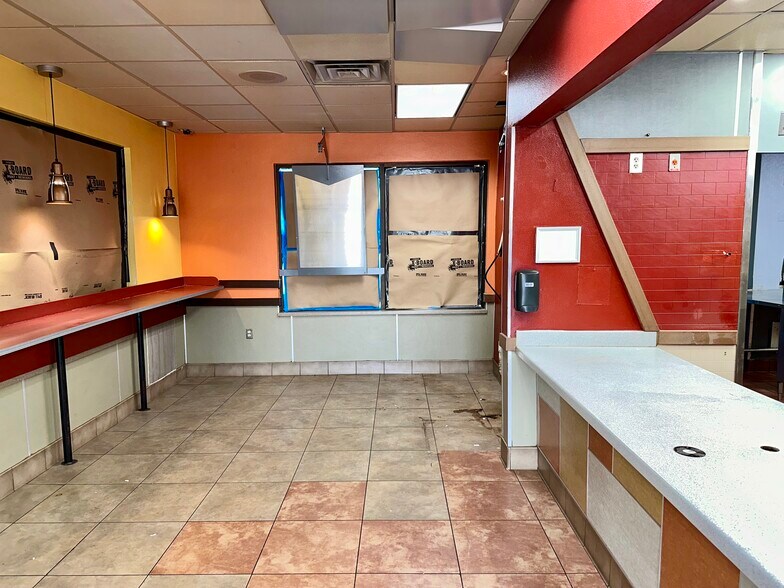 More Photos Of 3501 San Dario Ave, Laredo Fast Food For Lease