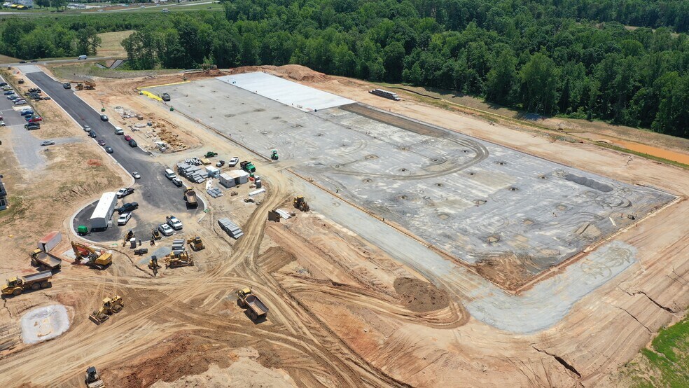 More Photos Of 7901 Indlea Point, Greensboro Manufacturing For Lease