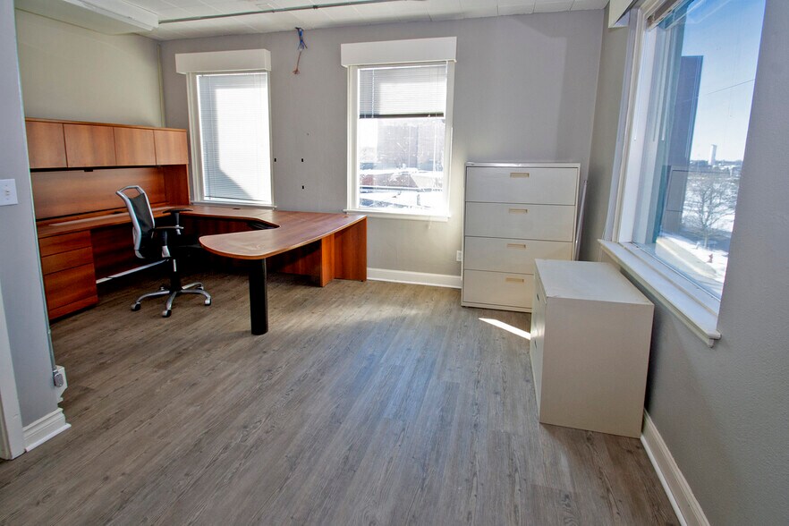 More Photos Of 4825-4833 Minnetonka Blvd, Saint Louis Park Storefront Retail Office For Lease