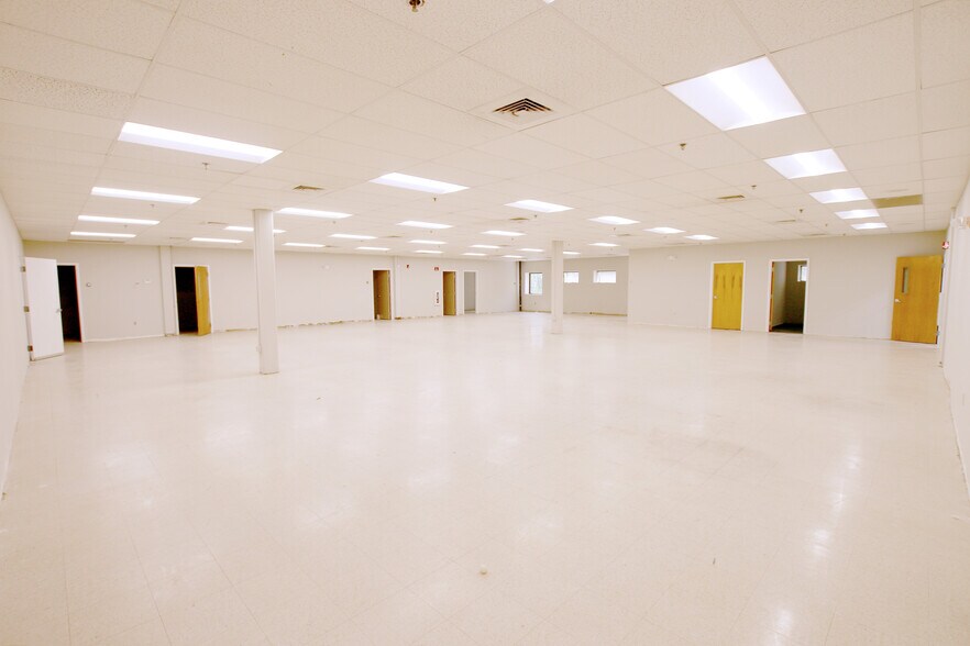 More Photos Of 1 Jewel Dr, Wilmington Industrial For Lease