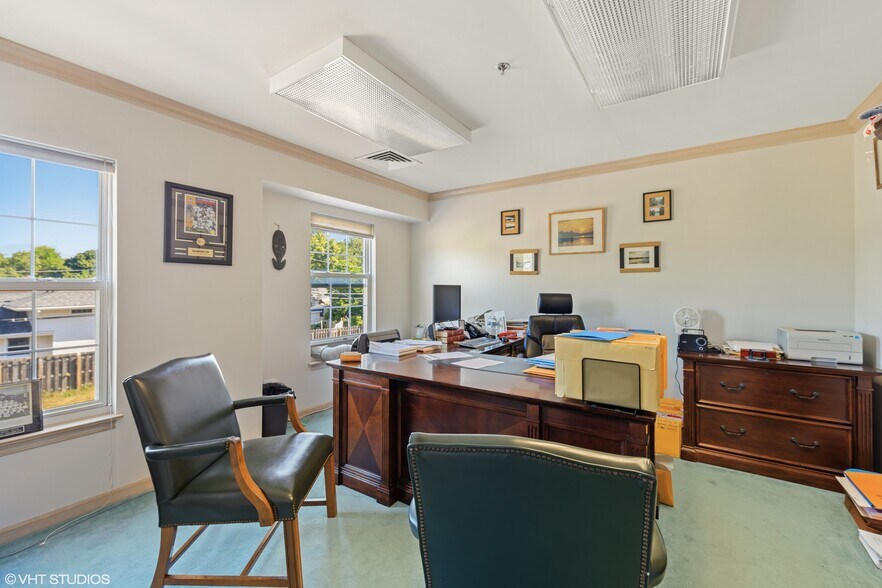 More Photos Of 27W140 Roosevelt Rd, Winfield Medical For Lease