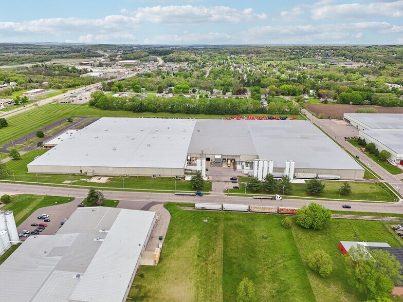 More Photos Of 1300 Sauk Ave, Baraboo Manufacturing For Lease