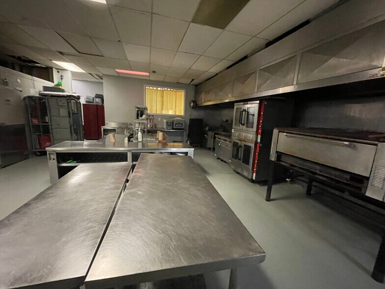 More Photos Of 14-18 Secord Dr, St Catharines Freestanding For Sale