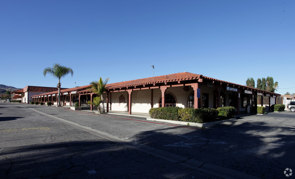 Primary Photo Of 32391 Riverside Dr, Lake Elsinore General Retail For Lease