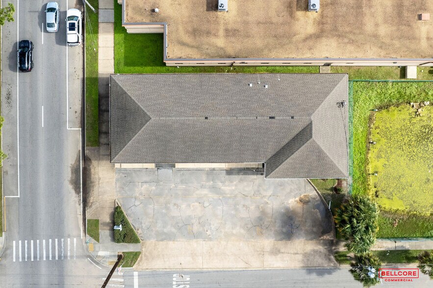 More Photos Of 427 Garden St, Pensacola General Retail For Lease