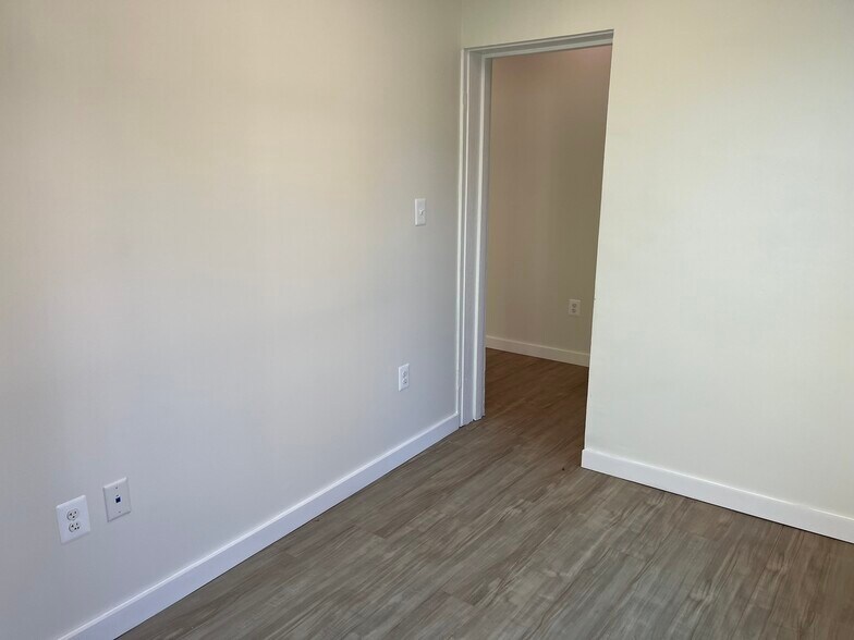 More Photos Of 5 Barney Cir SE, Washington Medical For Lease