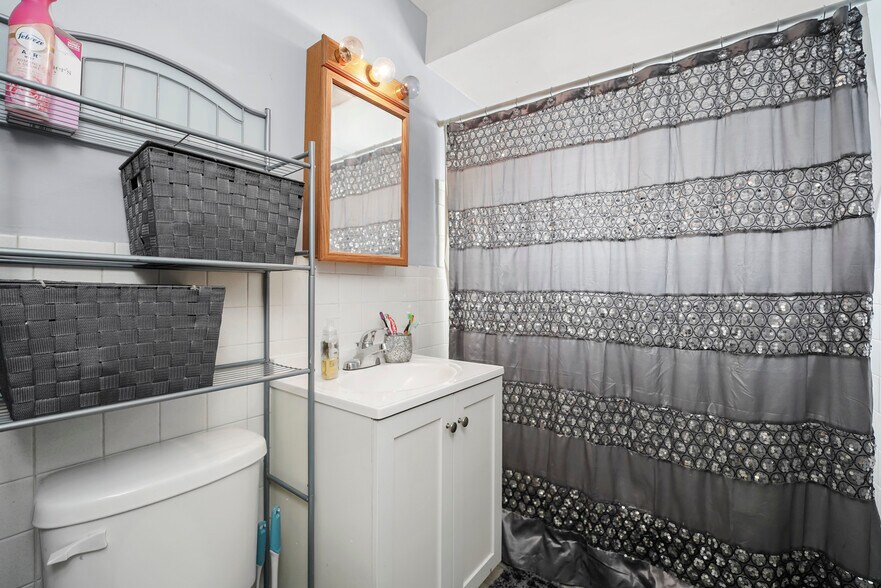 More Photos Of 1905-1913 Saint Charles Rd, Maywood Apartments For Sale