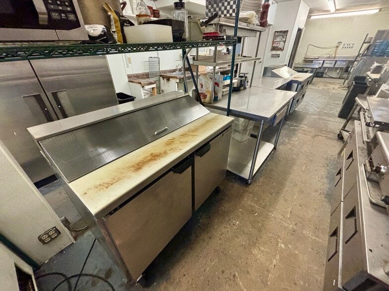 More Photos Of 106 E 4th St, Washington Restaurant For Sale