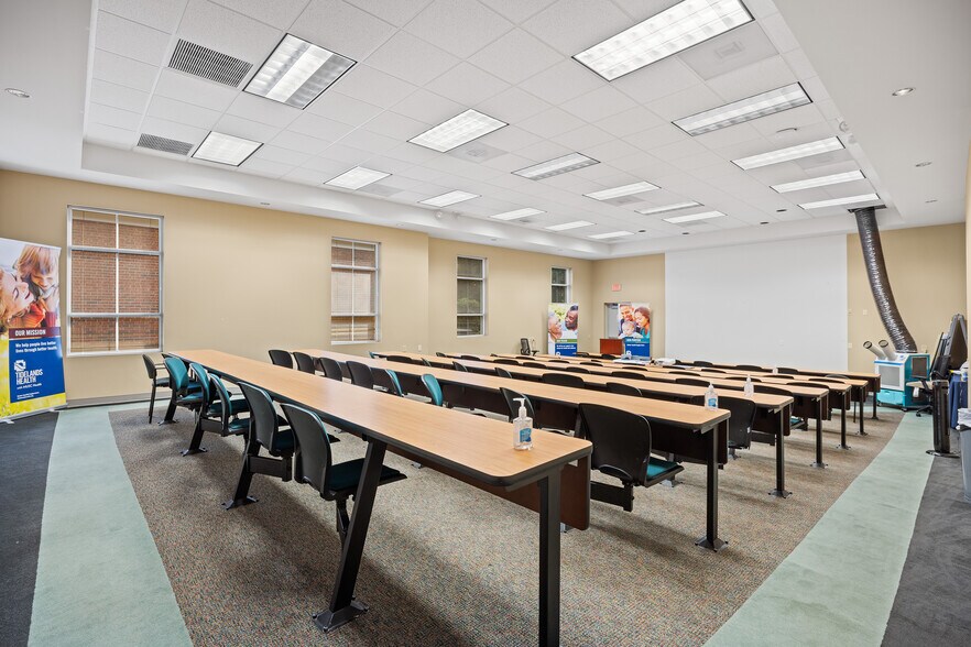 More Photos Of 160 Willbrook Blvd, Pawleys Island Office For Lease
