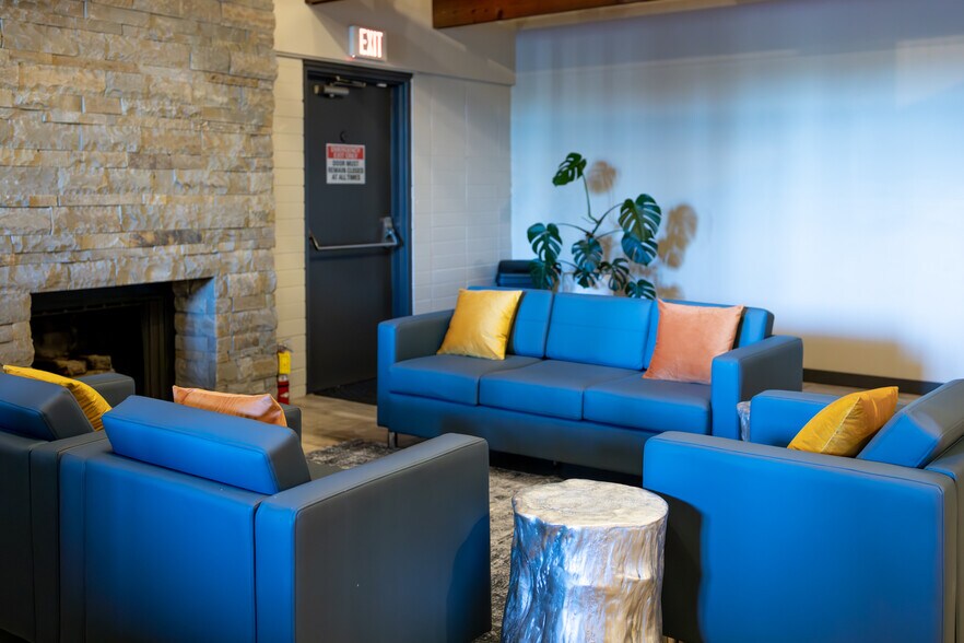 More Photos Of 9225 SW Allen Rd, Portland Restaurant For Sale