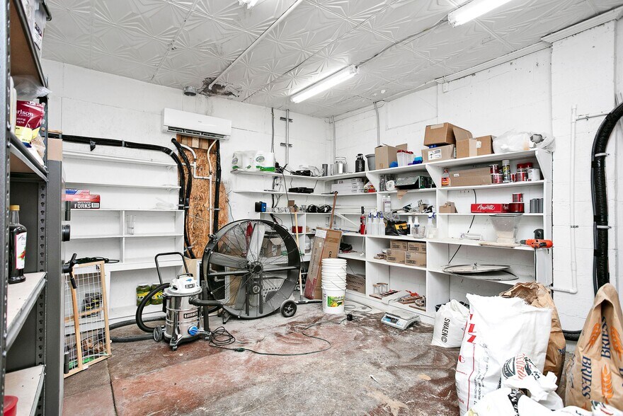 More Photos Of 120 M.L.K. ave, Lebanon Bar For Sale