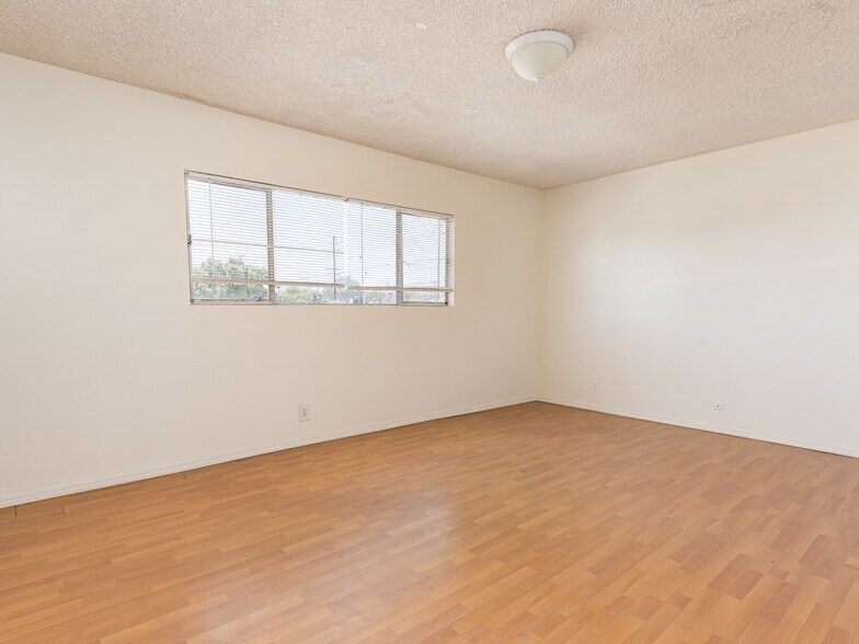 More Photos Of 11545 Gale Ave, Hawthorne Apartments For Sale
