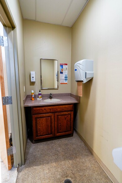 More Photos Of 105 Rocky Cliff Ln, Kalispell Industrial For Sale