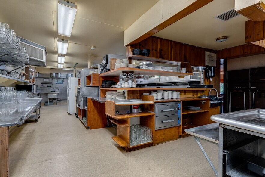 More Photos Of 1325 E Columbia River Hwy, Troutdale Restaurant For Sale