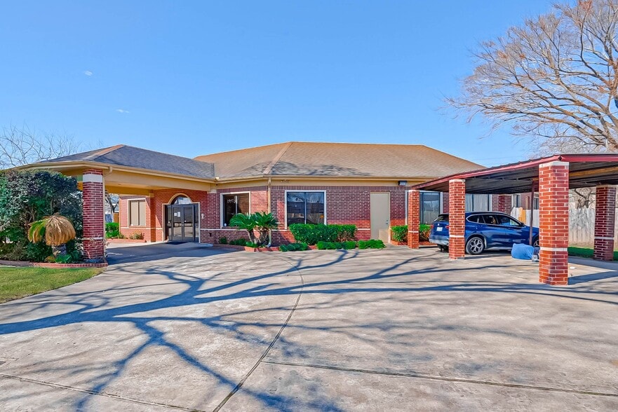 Primary Photo Of 8644 Beverlyhill St, Houston Schools For Sale