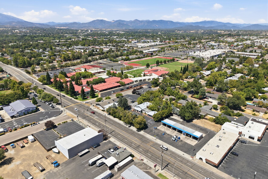 More Photos Of 870 Hartnell Ave, Redding Garden Center For Sale