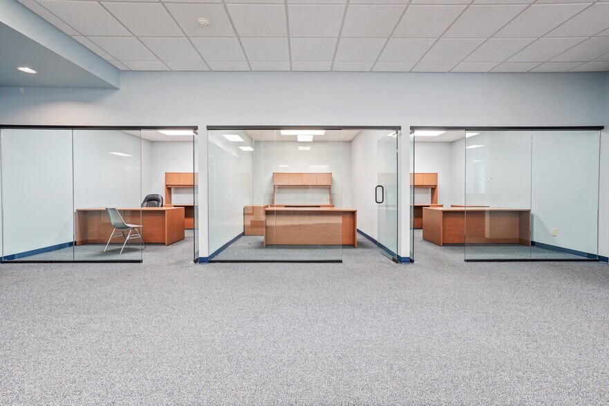 More Photos Of 4000 E Broad St, Whitehall Convenience Store For Sale