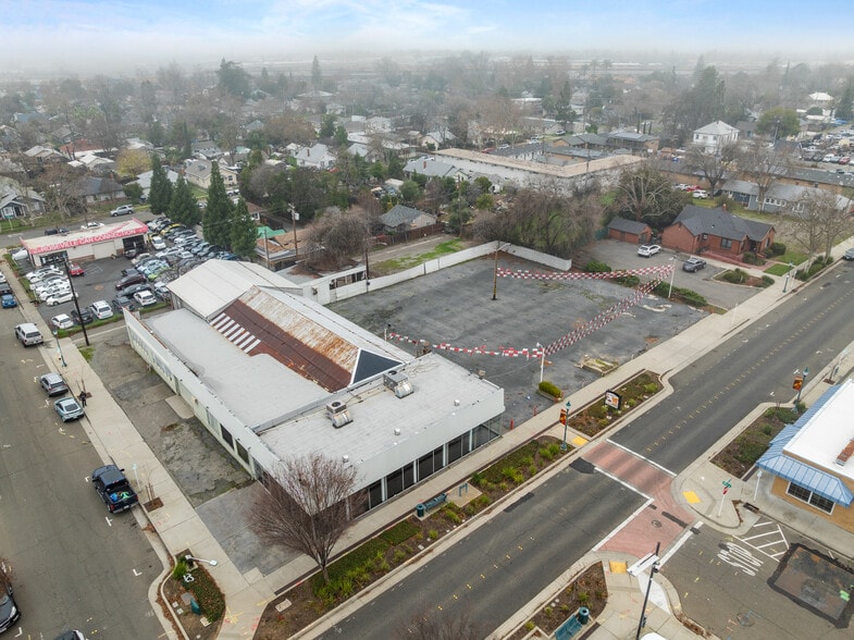 More Photos Of 440 Riverside Ave, Roseville Auto Dealership For Lease