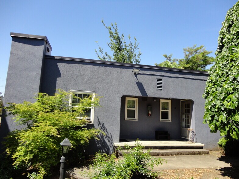 More Photos Of 2023-2051 SE Madison, Portland Apartments For Sale