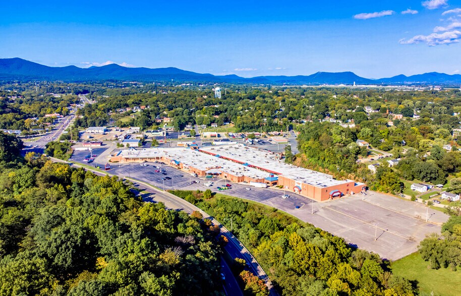 More Photos Of 4142 Melrose Ave NW, Roanoke Freestanding For Sale
