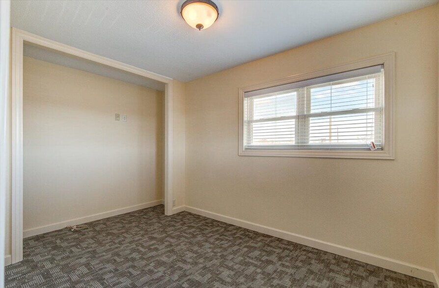 More Photos Of 2919 1st Ave SE, Cedar Rapids Office For Sale