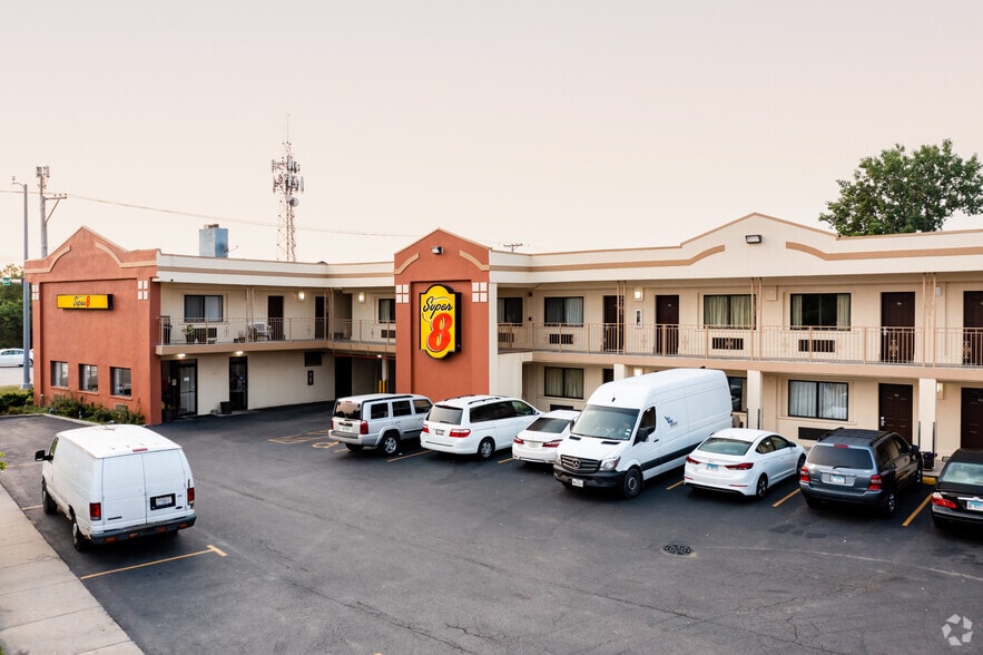 Primary Photo Of 3160 River Rd, River Grove Hotel For Sale