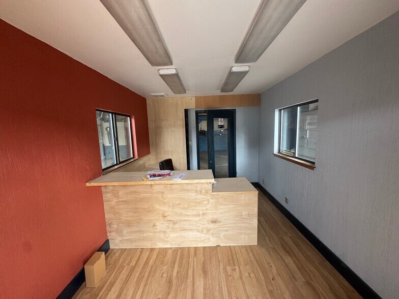 More Photos Of 1748 D St, South Lake Tahoe Warehouse For Lease