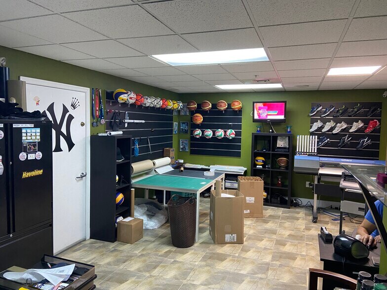 More Photos Of 1835 NW 112th Ave, Miami Warehouse For Lease