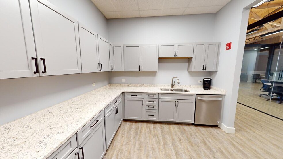 More Photos Of 101 S 1st St, West Dundee Loft Creative Space For Lease