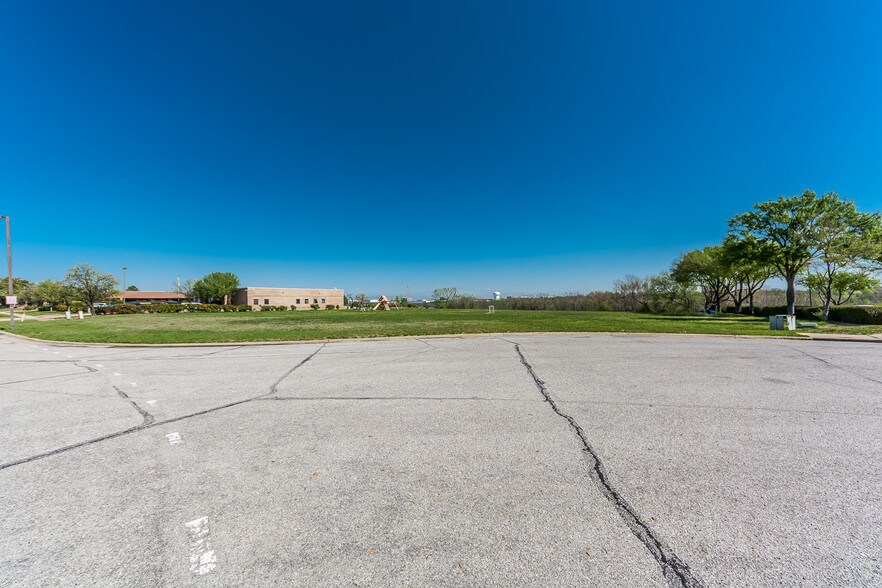 More Photos Of 2901 N Skyway Cir, Irving Land For Sale