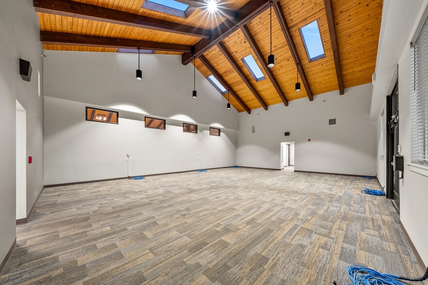 More Photos Of 2166 NW Vine St, Grants Pass Medical For Sale