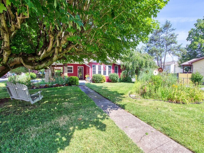 More Photos Of 24 Belle Meade Dr, Waynesville Specialty For Sale