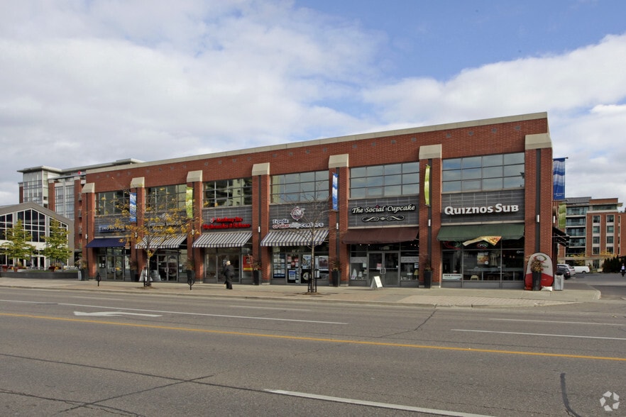 More Photos Of 129 Lakeshore Rd E, Mississauga Storefront Retail Office For Lease