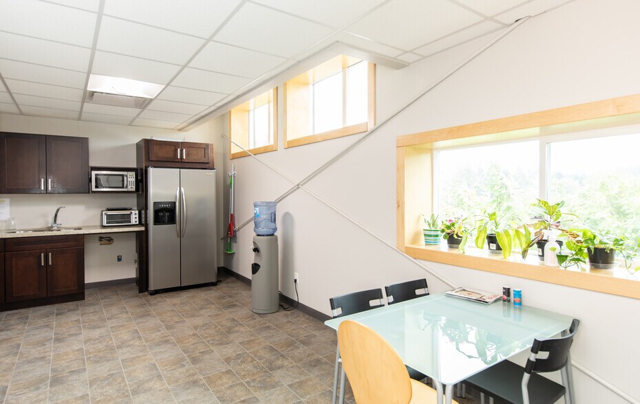 More Photos Of 7431 Industrial Rd, Lantzville Warehouse For Sale