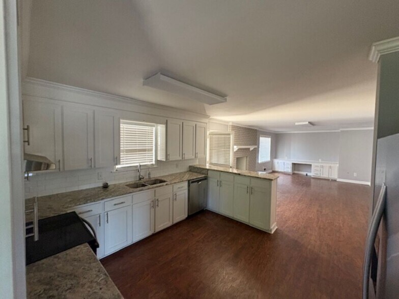 More Photos Of 912 St Andrews Rd, Columbia Office For Sale