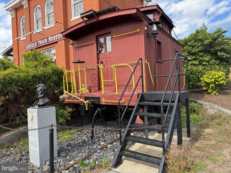 More Photos Of 425 Steinwehr Ave, Gettysburg Storefront Retail Office For Sale