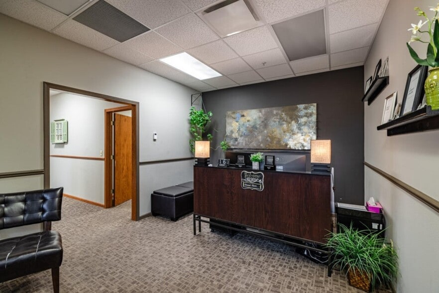 More Photos Of 700 N 3rd St, La Crosse Office For Lease