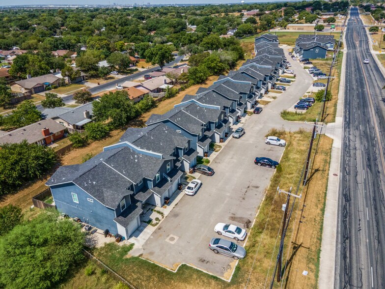 More Photos Of 6934 Crestway Rd, San Antonio Apartments For Sale