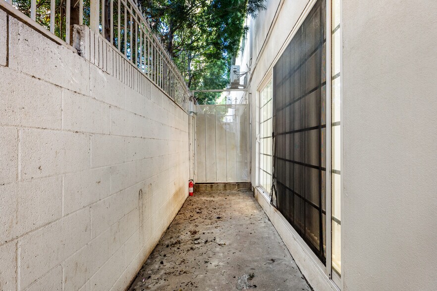 More Photos Of 4427 Camero Ave, Los Angeles Apartments For Sale