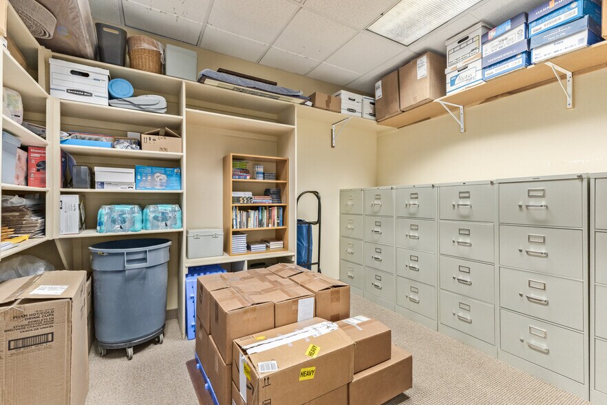 More Photos Of 2033 E Warner Rd, Tempe Office For Sale