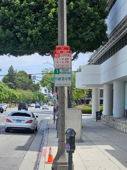 More Photos Of 275 S La Cienega Blvd, Beverly Hills Storefront For Lease