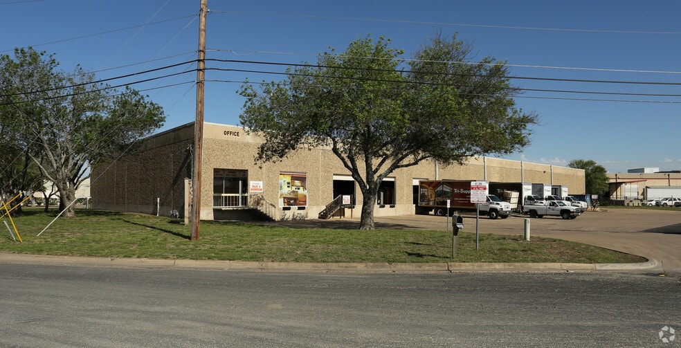Primary Photo Of 3737-3741 Drossett Dr, Austin Distribution For Lease