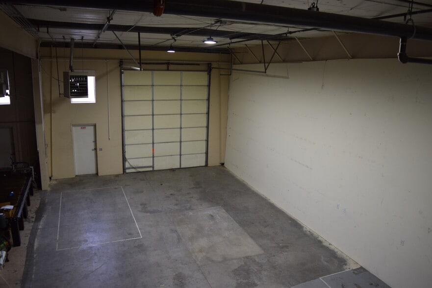 More Photos Of 520-536 W 66th St, Loveland Light Manufacturing For Sale