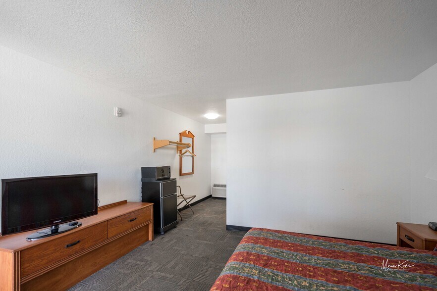 More Photos Of 203 SW 7th St, Stuart Hotel For Sale